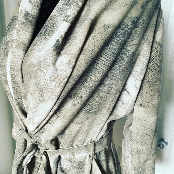 ARITZIA DRESS SNAKE PRINT - Picture 4 of 7